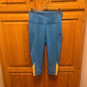 Womens brooks crop tight capri leggings